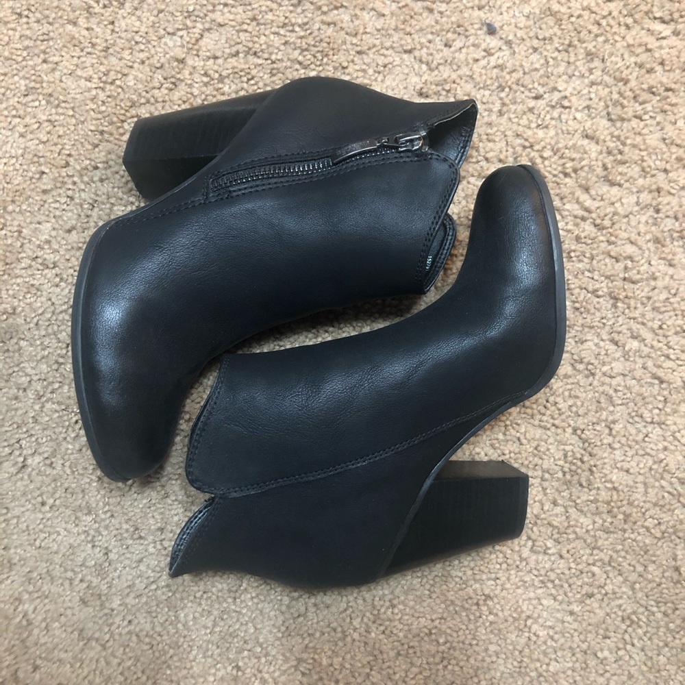 Michael Shannon Booties!